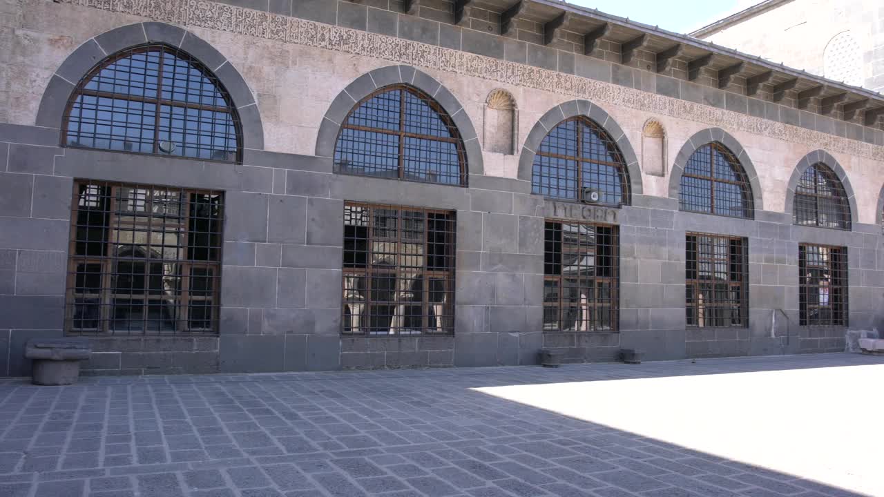 土耳其东南部Diyarbakır大清真寺的景观视频下载