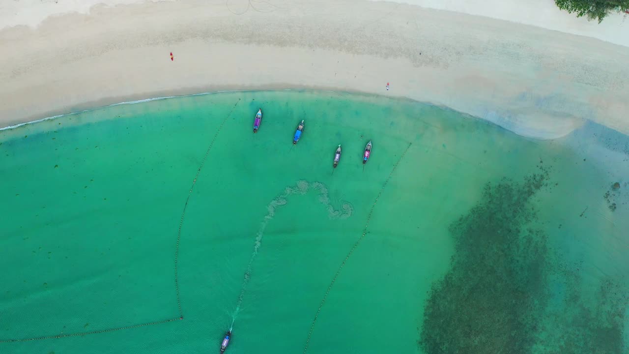 在krabi provident热带海滩的无人机视图视频素材