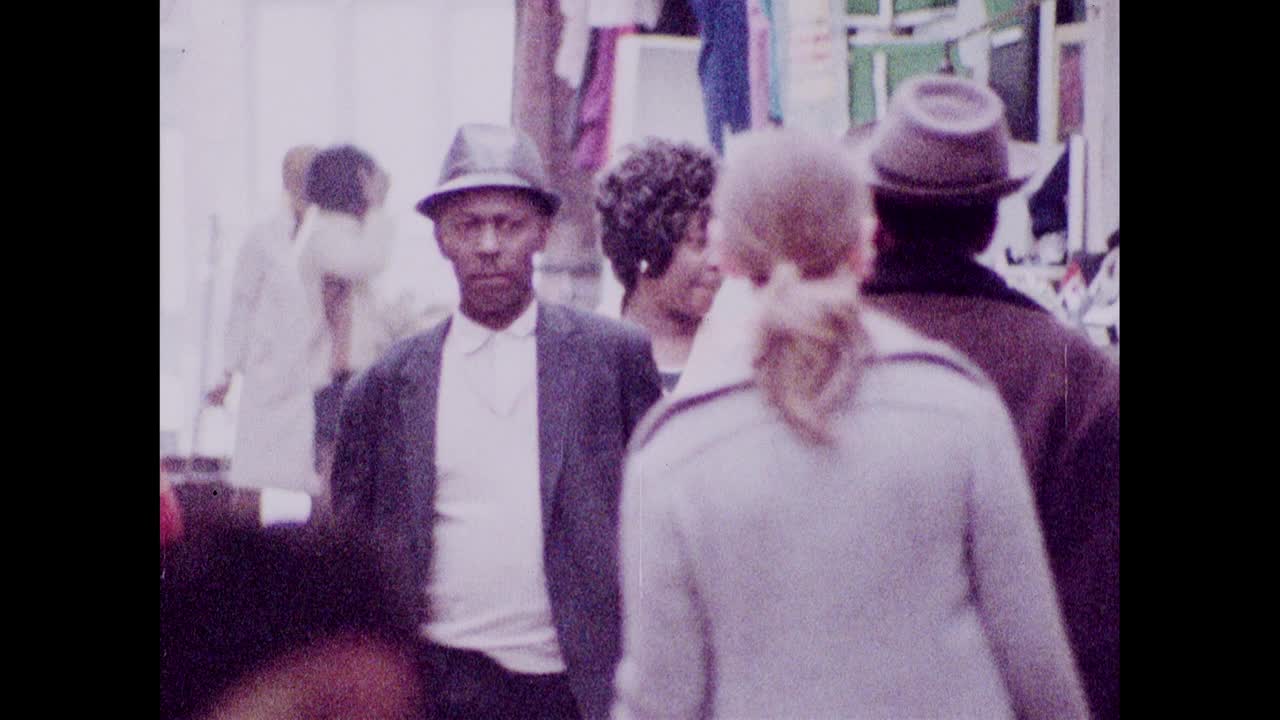 MS的人们享受着布里克斯顿的生活;1973视频素材