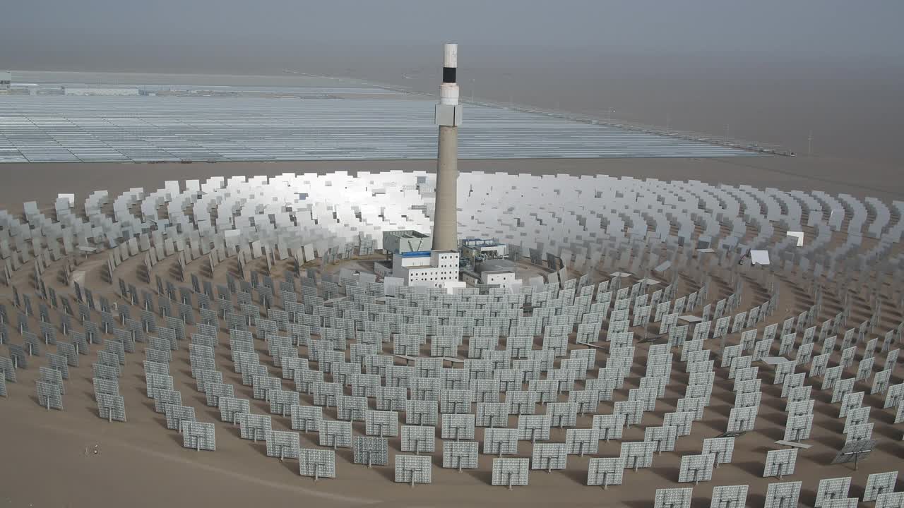 熔盐太阳能发电站视频素材