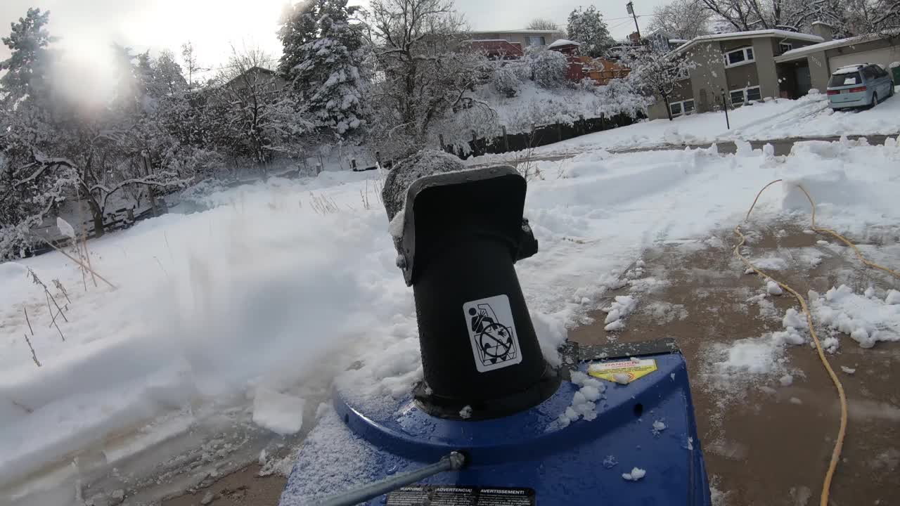 吹雪机扫雪视频素材