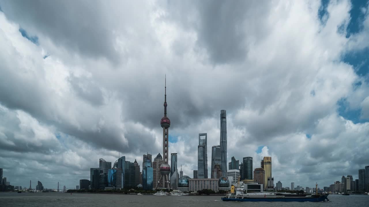 台风季节的上海天际线视频下载