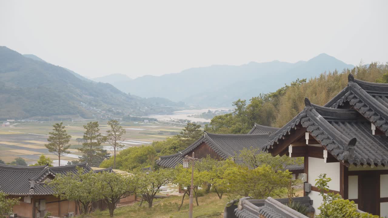 韩国庆尚南道河东郡亚阳郡崔昌盘住宅的风景视频素材