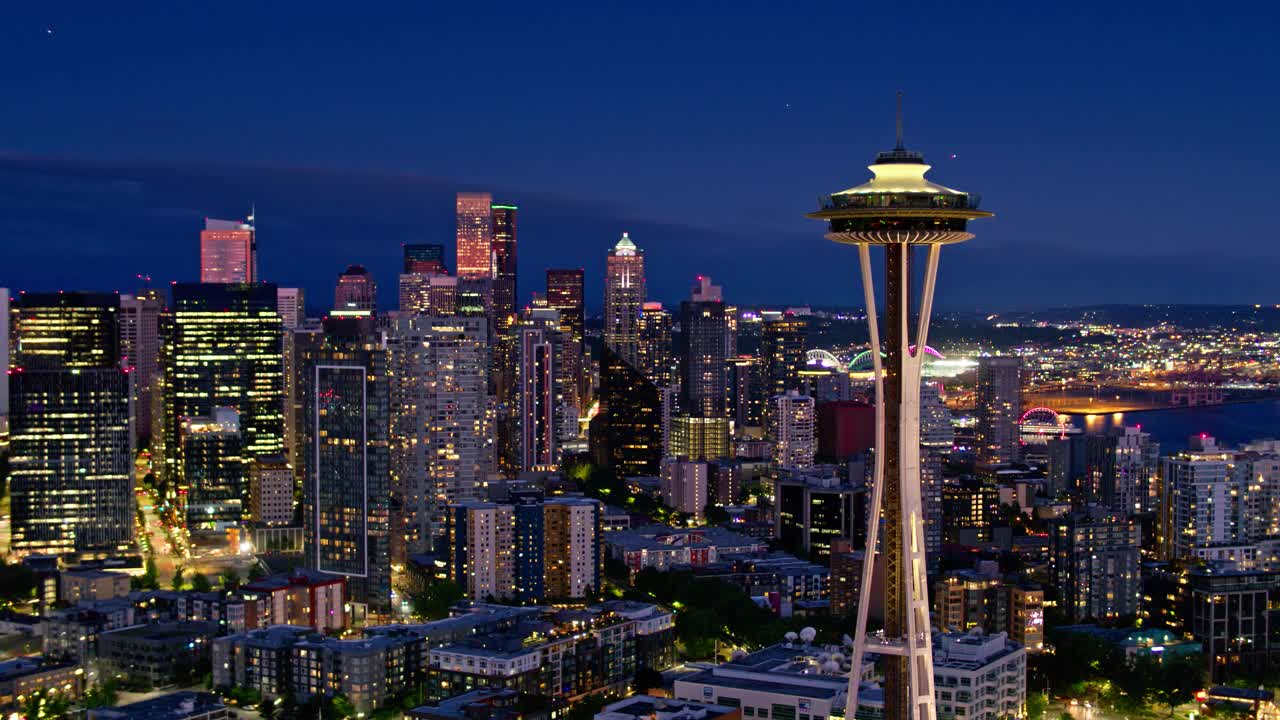 静态无人机拍摄西雅图市中心的夜晚视频素材