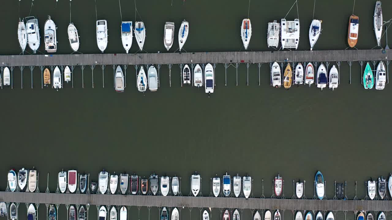 鸟瞰图最大的码头在埃斯波，芬兰。视频素材