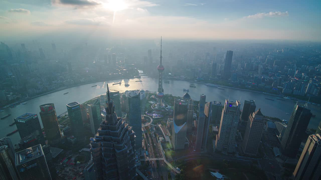 从白天到夜晚，上海商务区的时间推移鸟瞰图视频下载