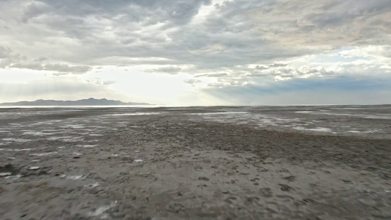大盐湖在干旱期间达到历史最低水位视频下载