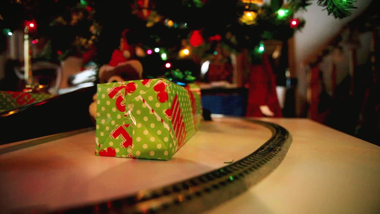圣诞树列车宽电影视频下载
