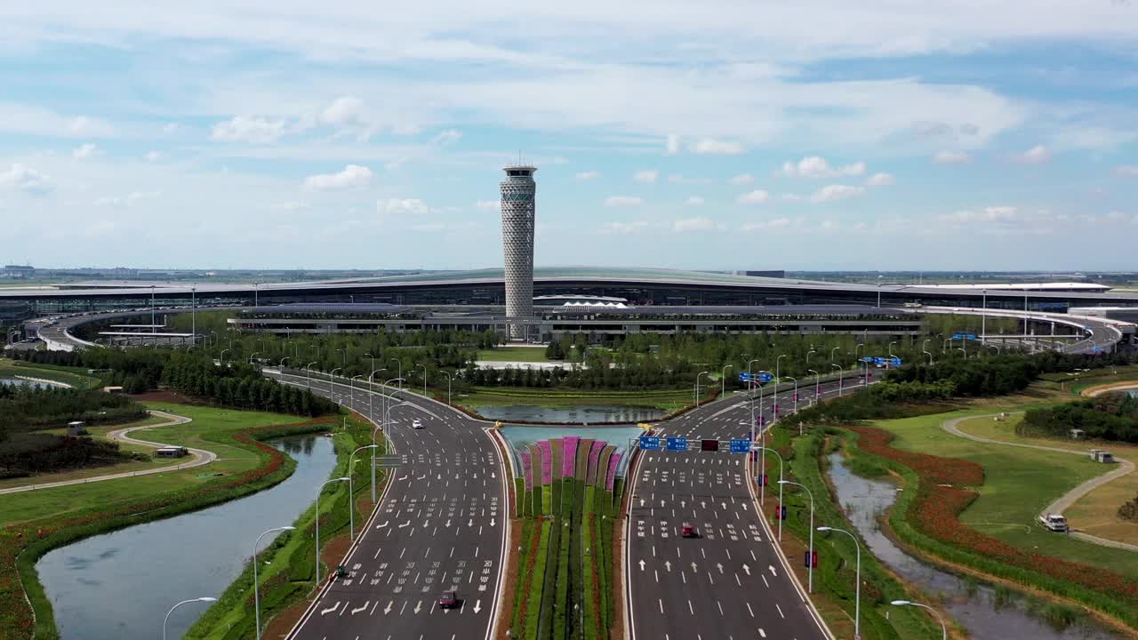 中国山东省青岛市胶州区青岛胶东国际机场无人机鸟瞰图视频素材
