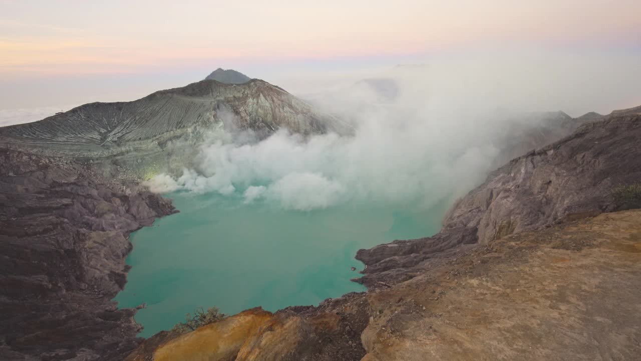 印尼伊真火山火山口视频下载