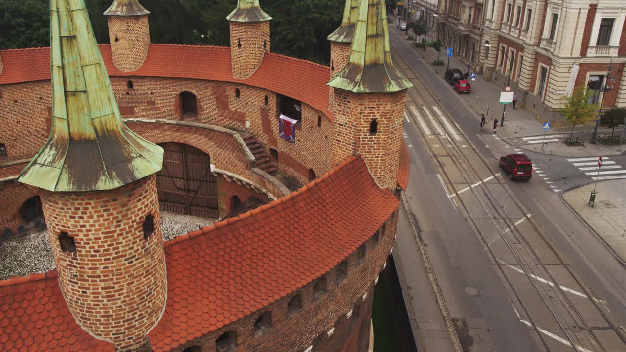波兰克拉科夫老城鸟瞰图。市中心的历史建筑视频素材