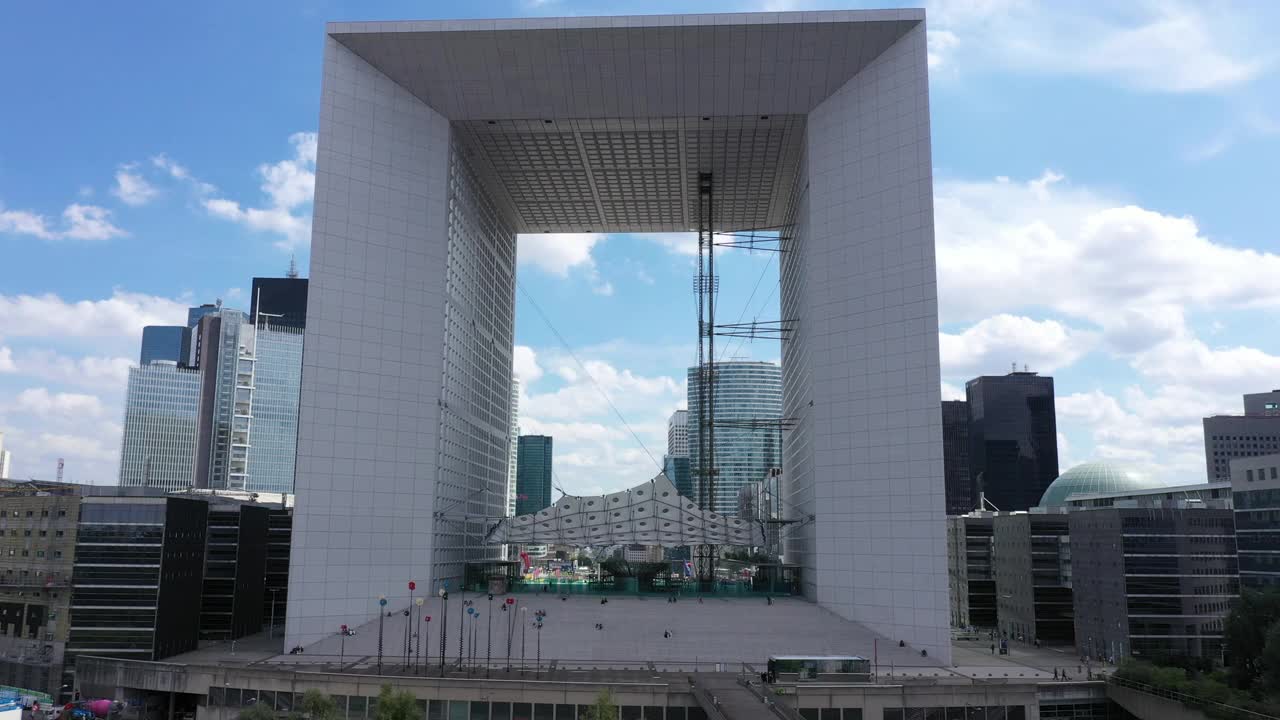 法国，Paris La Défense，无人机鸟瞰图视频素材