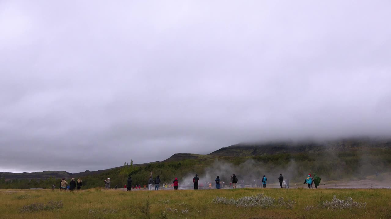 冰岛间歇泉喷发视频素材