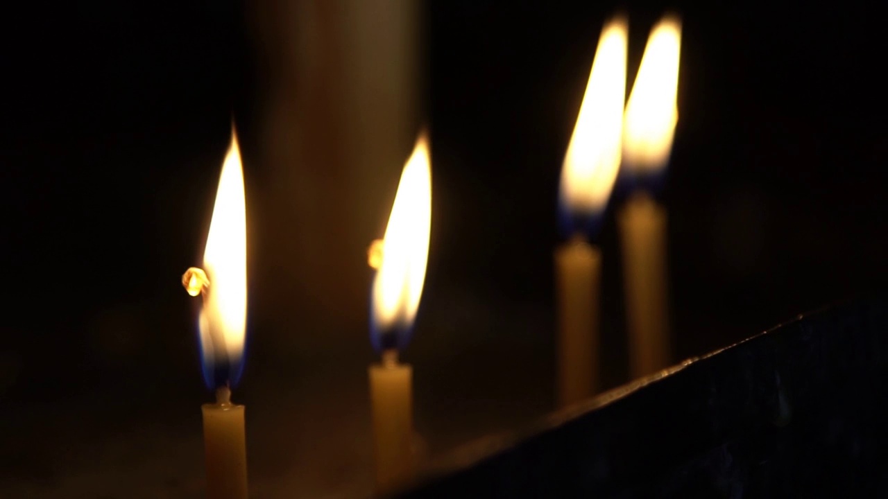 教堂里的蜡烛视频下载