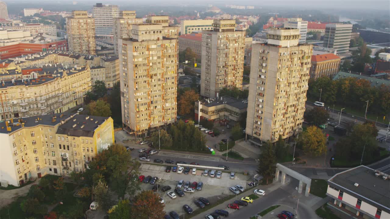弗罗茨瓦夫鸟瞰图。居民区和遥远的天际线视频素材