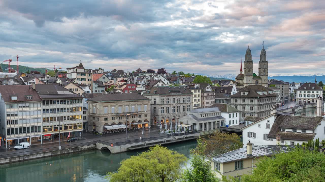 瑞士苏黎世时间流逝4K，从林登霍夫高角度看城市天际线时间流逝视频下载