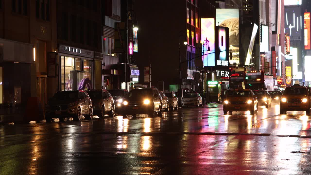 曼哈顿雨街倒影视频素材