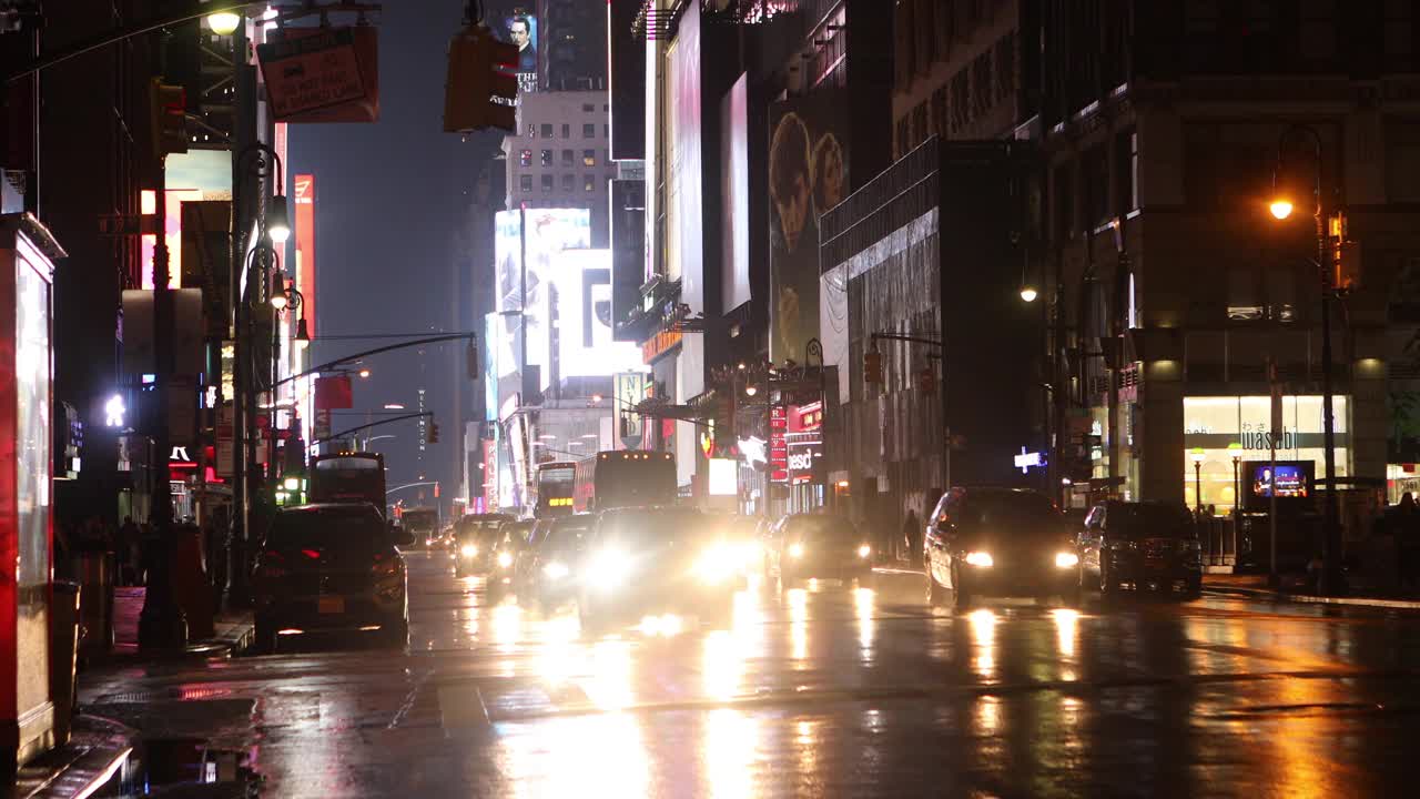 曼哈顿雨街倒影视频素材