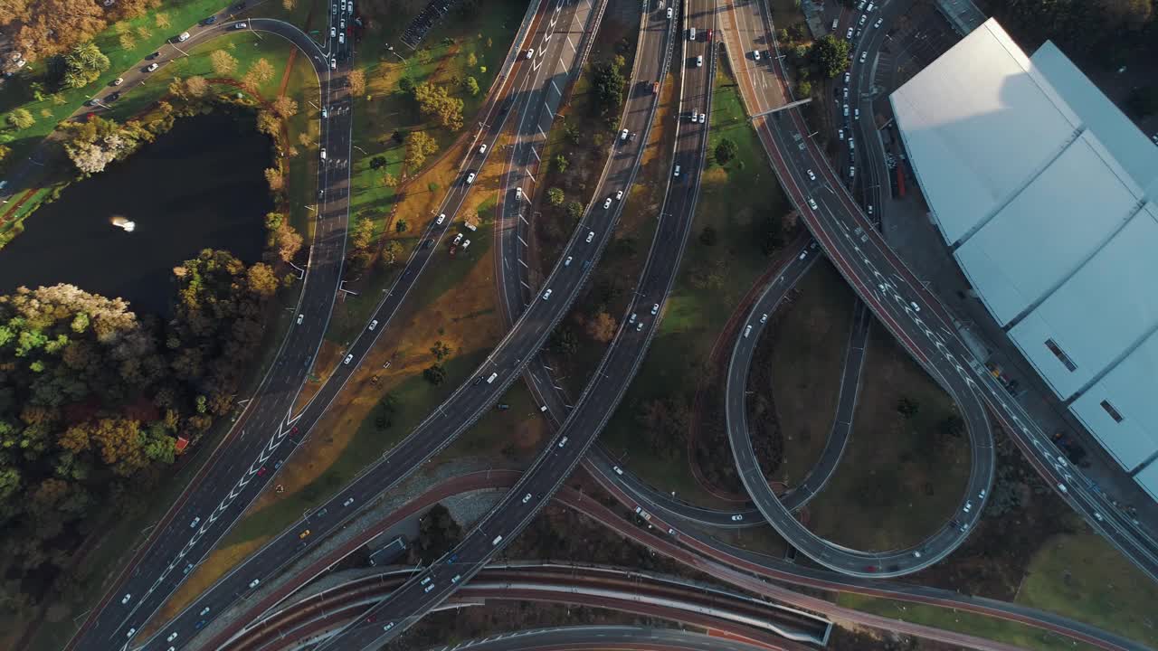 珀斯市，交通自顶向下鸟瞰图- 4k - stock Footage视频下载