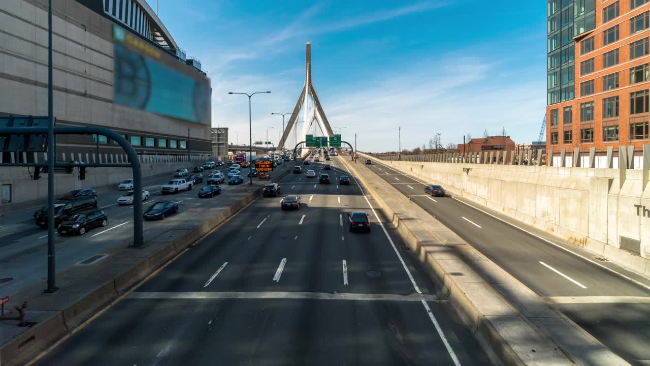 从扎金桥的道路上的时间推移视图，波士顿，马萨诸塞州，美国视频素材