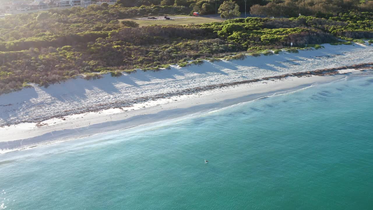 鸟瞰图的皮纳鲁点，希拉里的西澳大利亚- 4K无人机视频素材
