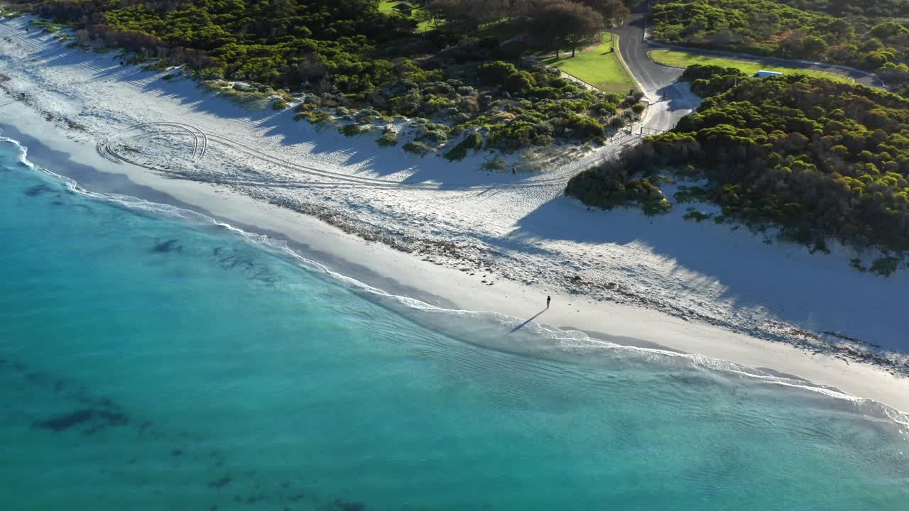 鸟瞰图的皮纳鲁点，希拉里的西澳大利亚- 4K无人机视频素材