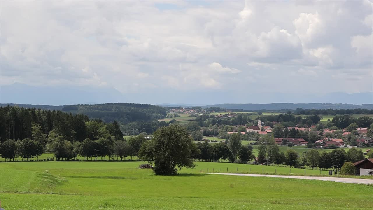 巴伐利亚郊区的鸟瞰图视频素材