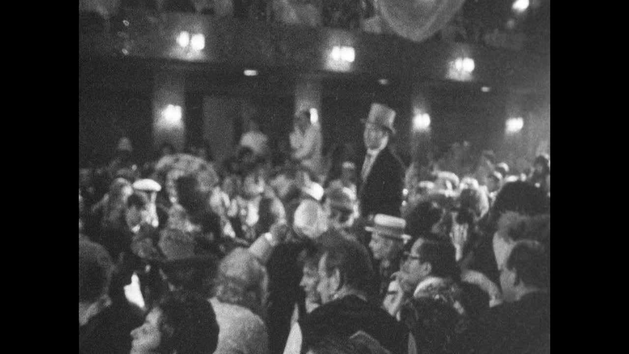 人们在法兴节跳“拍手舞”;1966视频下载
