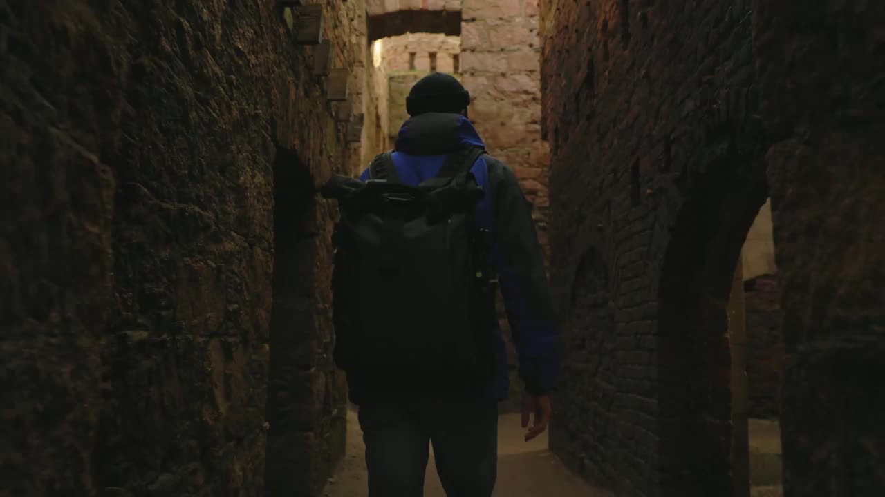 探索斯雷恩城堡废墟视频下载