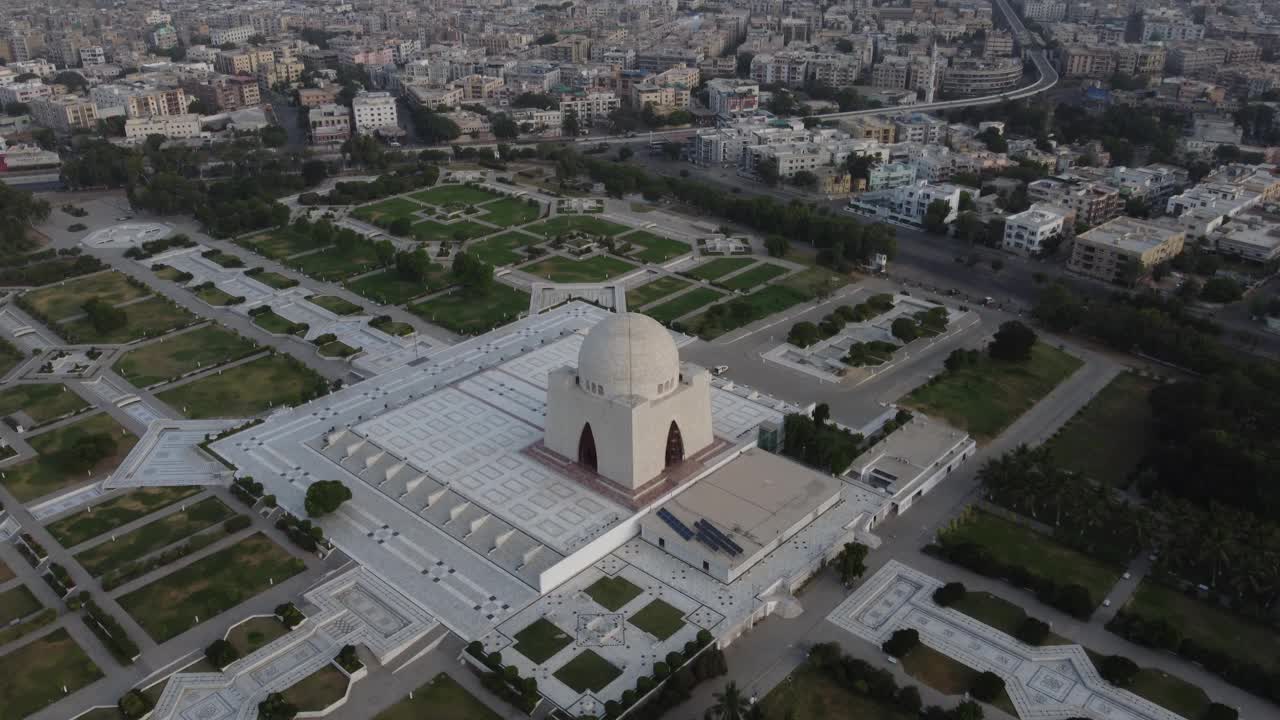 4k空中拍摄的马扎尔奎德(Mazar-e-Quaid)也被称为卡拉奇的奎德阿扎姆(Quaid-e-Azam)坟墓视频素材