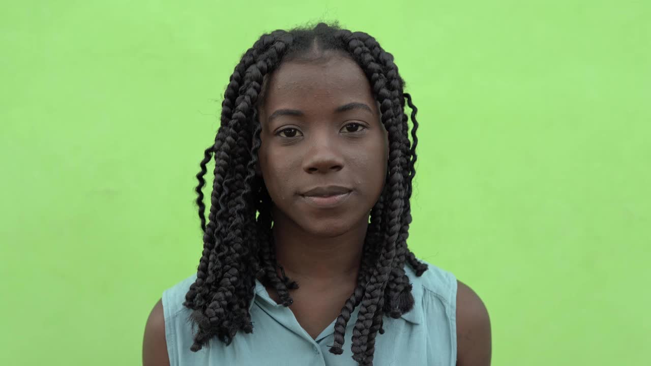微笑的非洲女人肖像视频素材