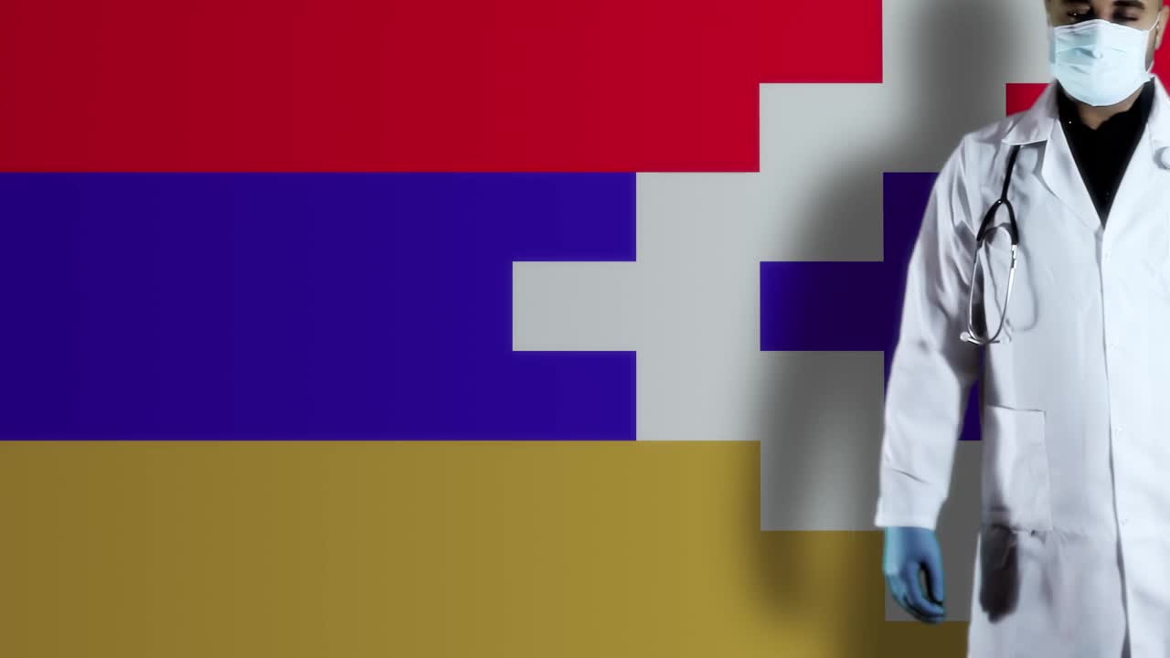 纳戈尔诺卡拉巴赫共和国的安的列斯医生与国旗视频素材