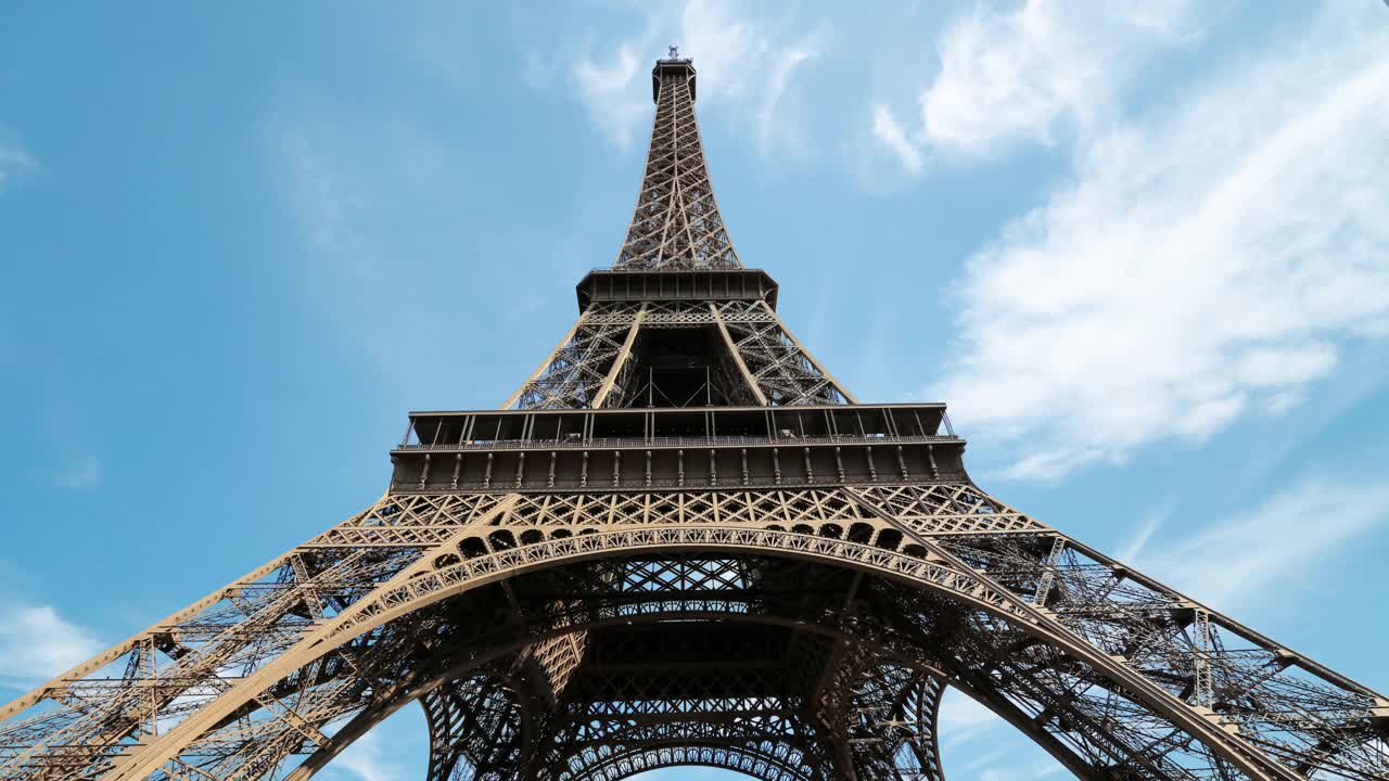 4k延时:法国巴黎埃菲尔铁塔视频下载