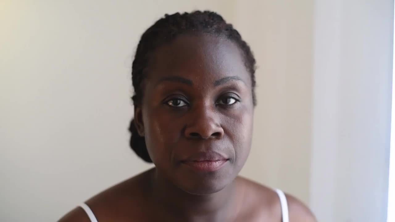 黑人女性皮肤护理视频素材