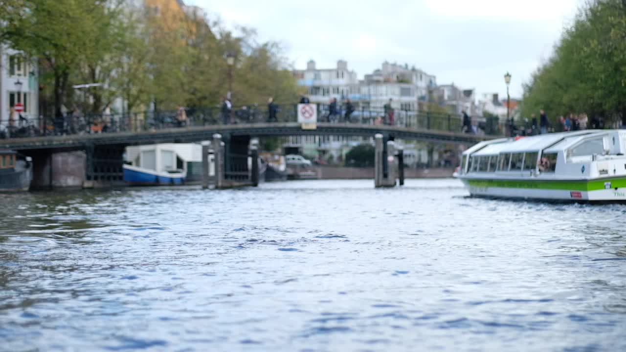 荷兰阿姆斯特丹运河超级慢动作视频素材