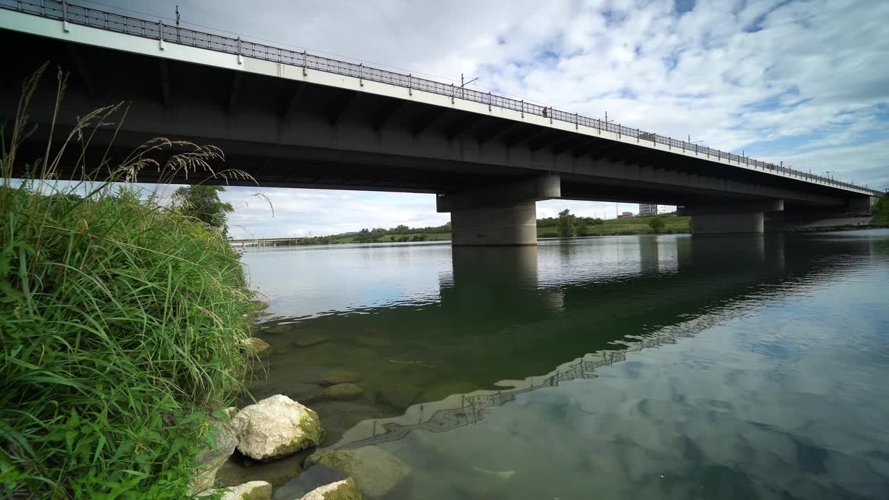 多瑙河维也纳弗洛里兹多弗大桥视频下载