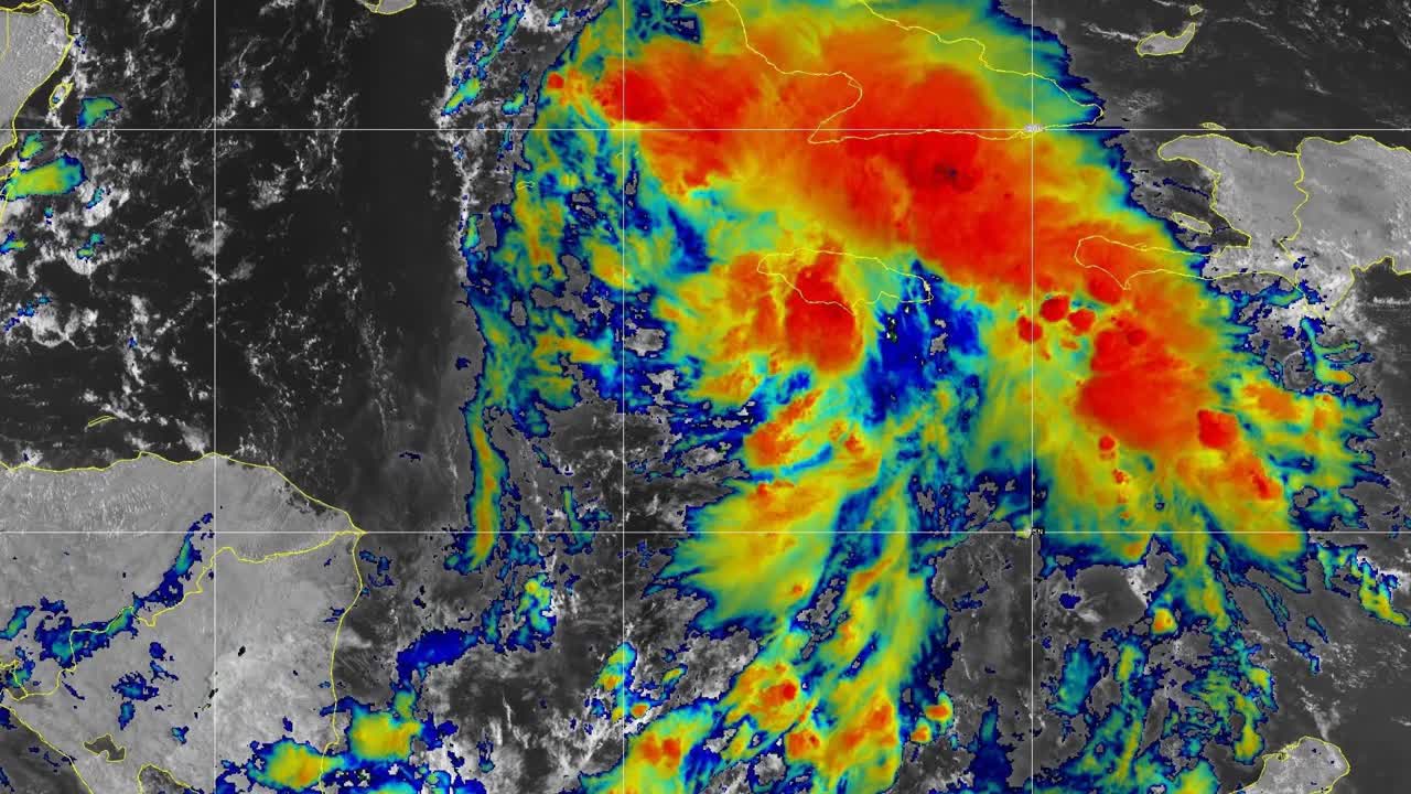 2021年飓风艾达延时卫星图像视频素材