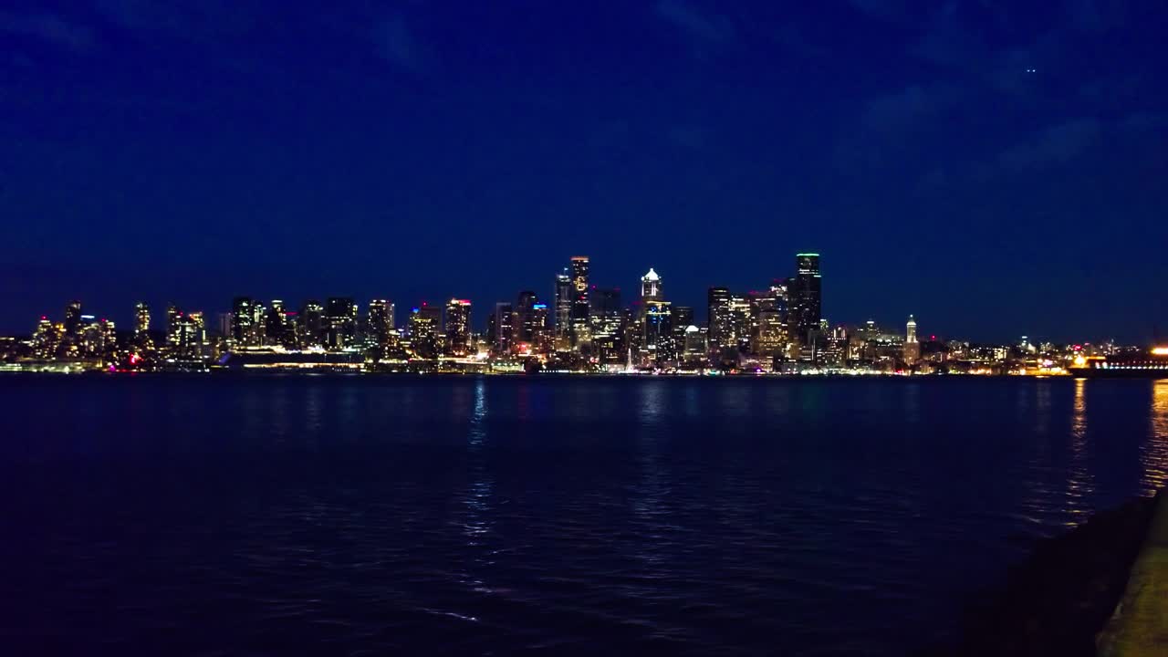 西雅图市中心的夜景-航拍视频下载
