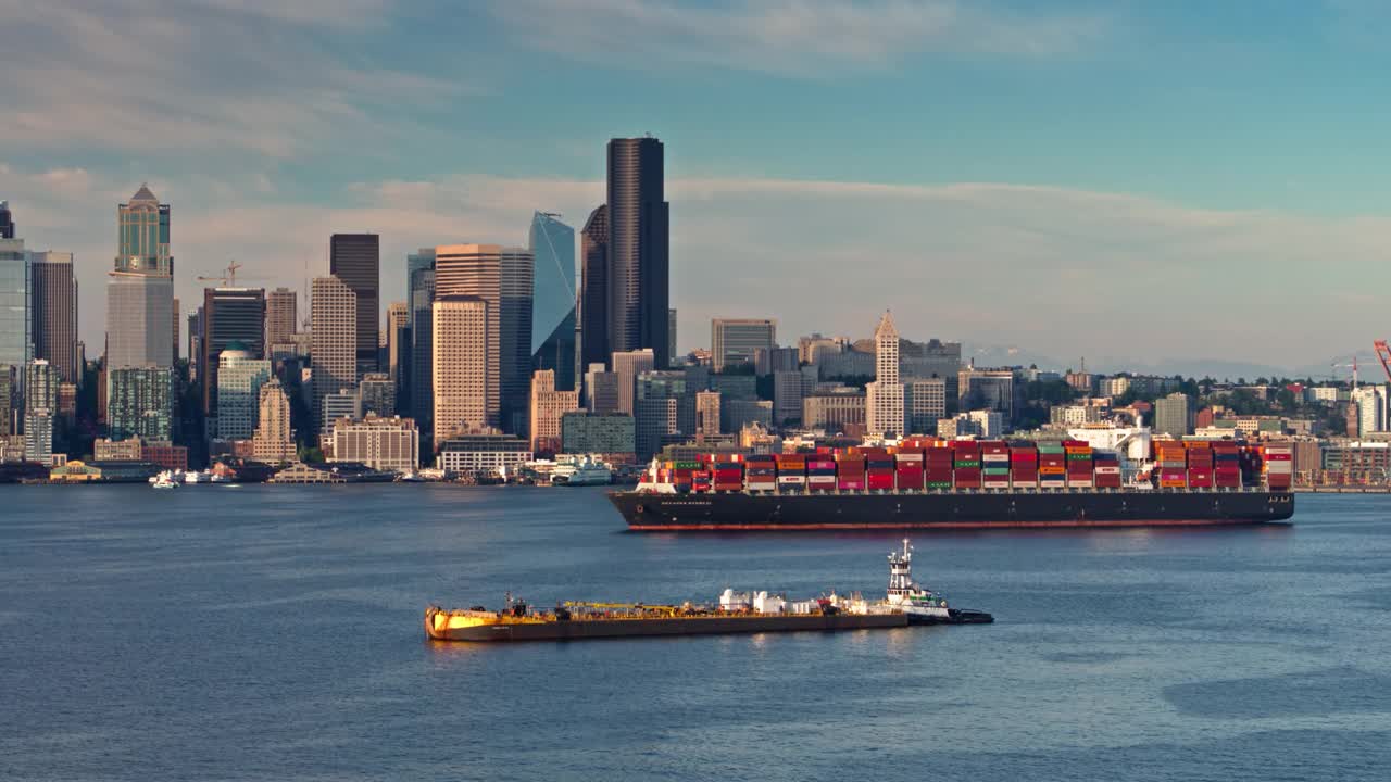 离西雅图港的集装箱船-航拍视频下载