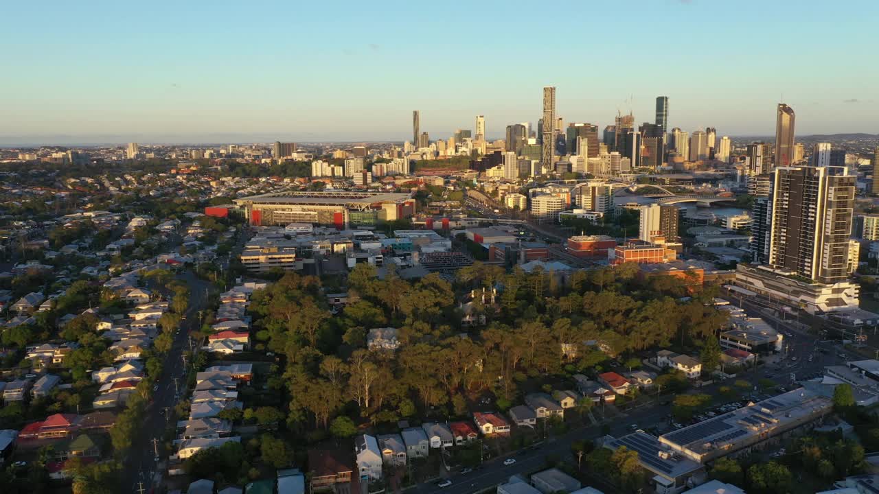 澳大利亚昆士兰州布里斯班内城鸟瞰图视频下载