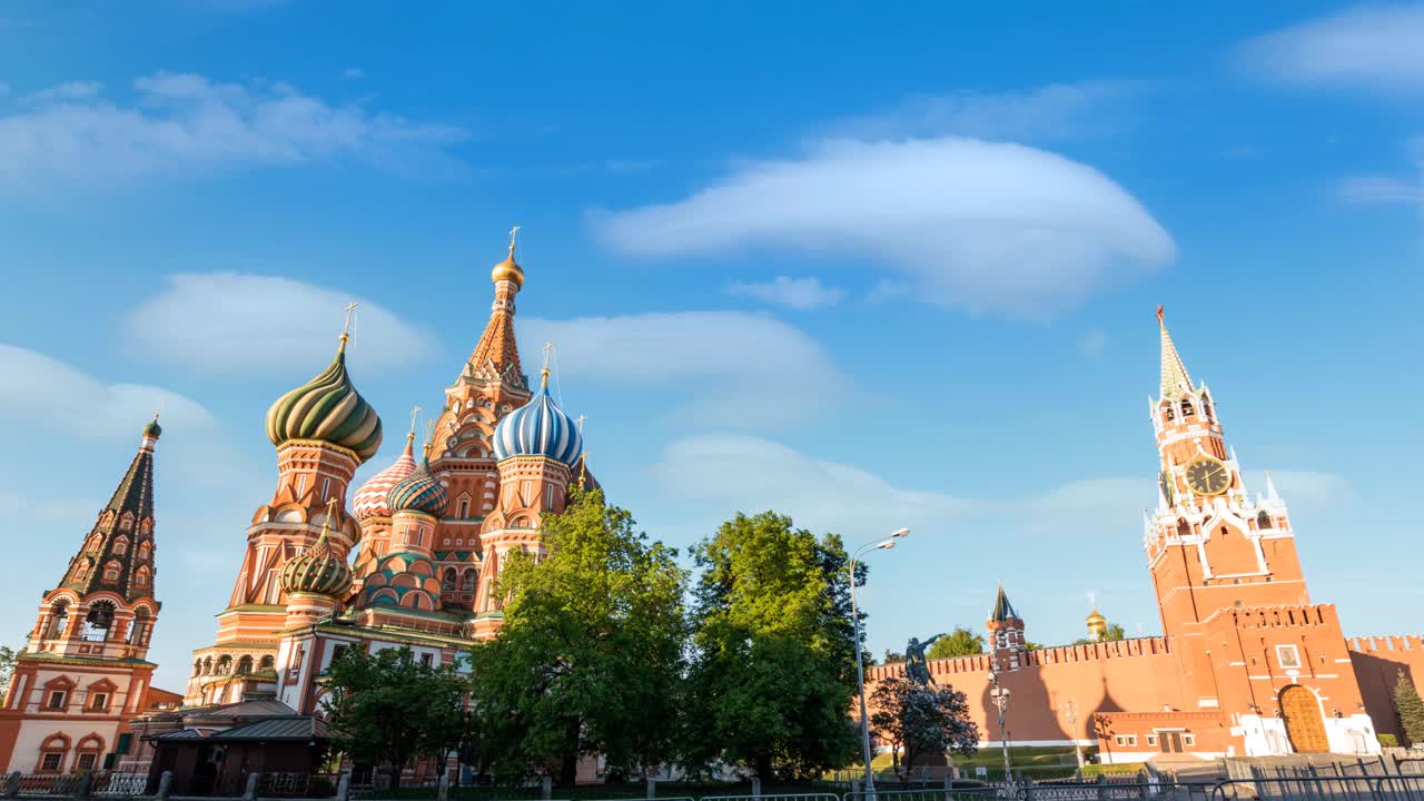 莫斯科俄罗斯时间流逝4K，城市天际线时间流逝在红场和圣巴西尔大教堂视频下载