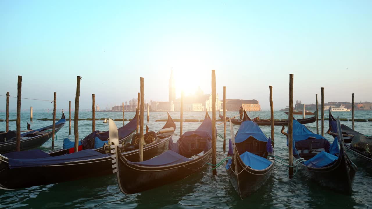威尼斯的大运河和贡多拉视频下载
