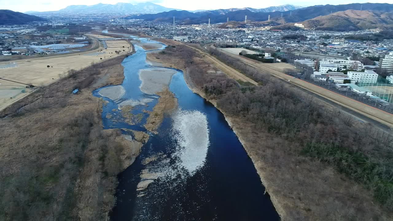 无人机空中拍摄，Watarase河，枥木县，日本视频素材