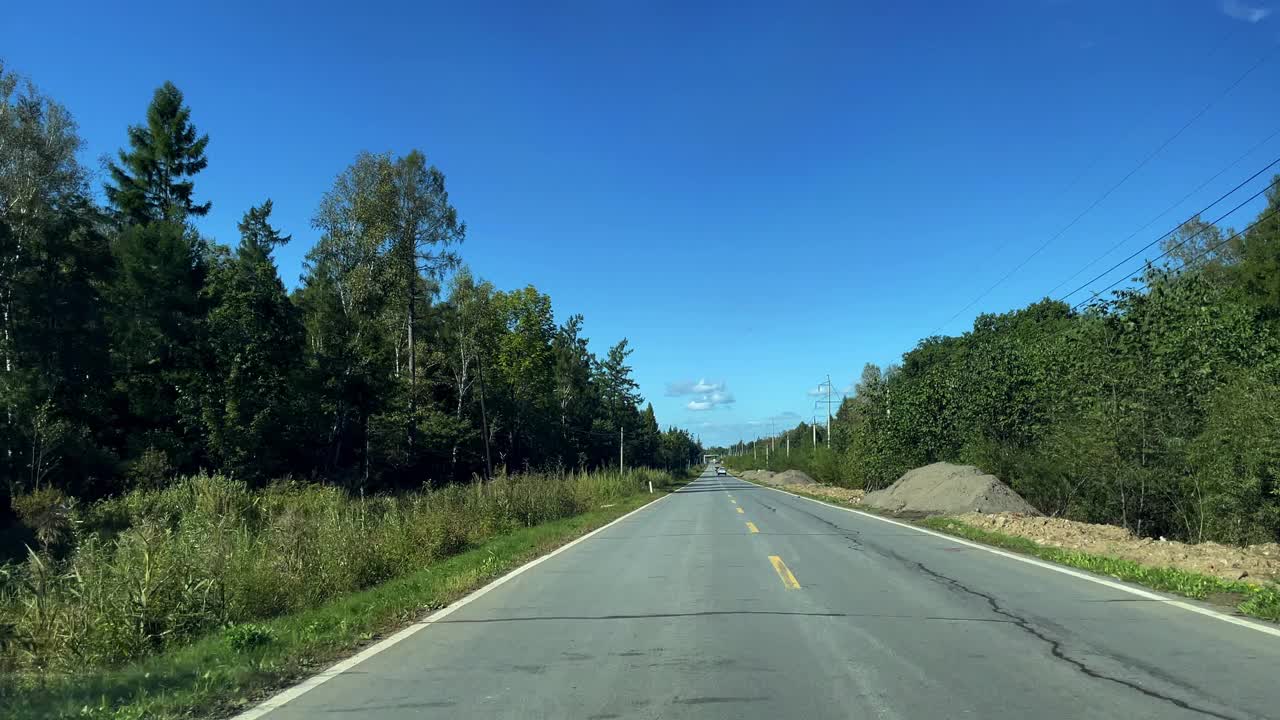 在高速公路上开车视频素材