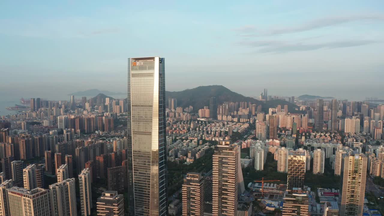 无人机鸟瞰深圳城市天际线视频素材