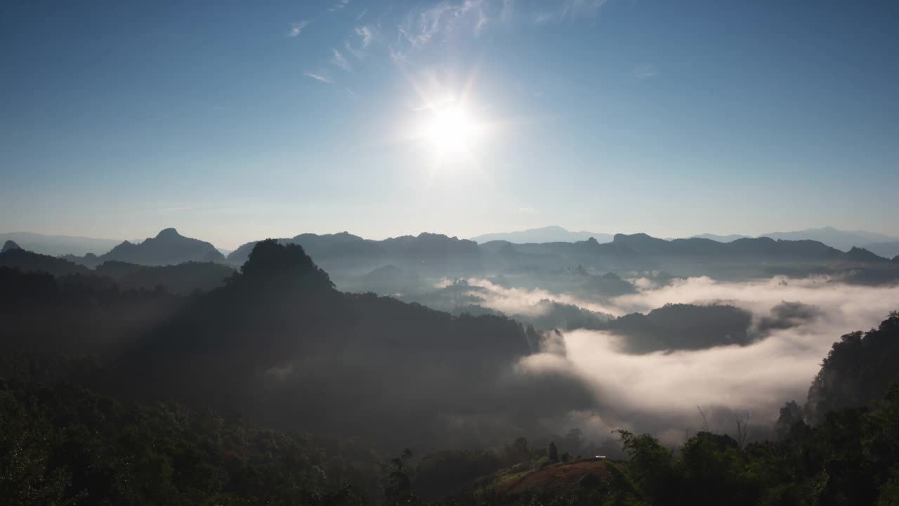 Baan JABO是泰国最神奇的薄雾之一。视频素材