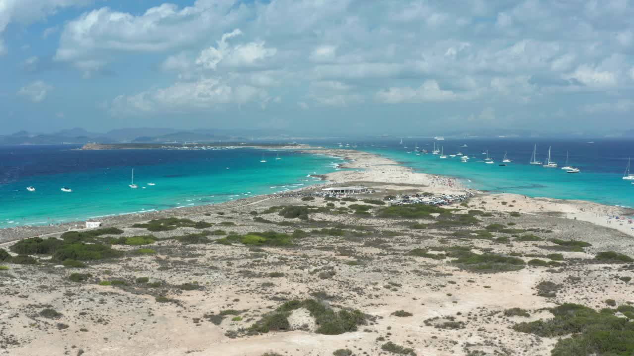 鸟瞰图惊人的伊莱特斯海滩在福门特拉-西班牙视频素材
