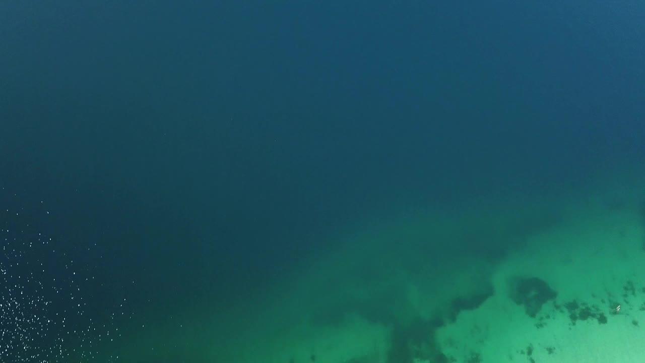 瑞士卢塞恩湖的无人机视野。——慢动作视频素材