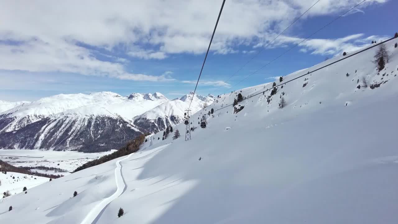 瑞士阿尔卑斯山的滑雪缆车视频下载