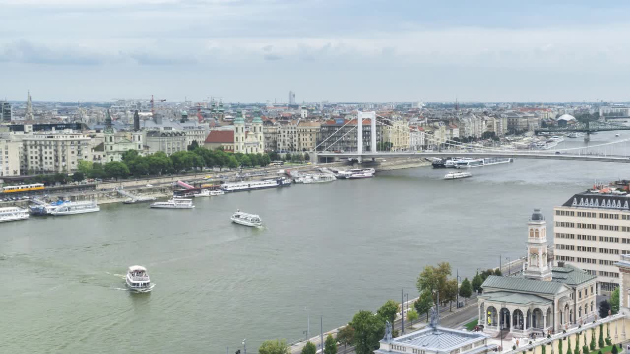 Elisabeth bridge，布达佩斯，匈牙利，时间推移平移视图，概念城市视图视频素材